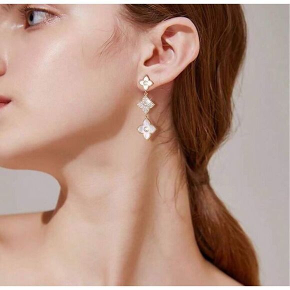 Beautiful Drop Earrings - Picture 3 of 6